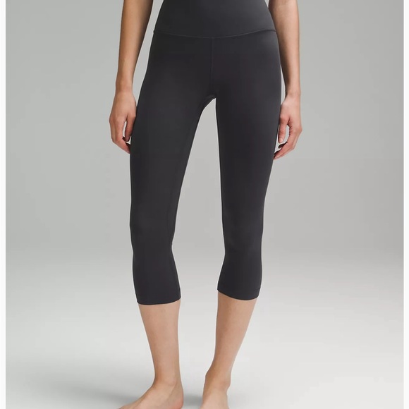 Lululemon Align Cropped Mid Rise - Picture 2 of 4